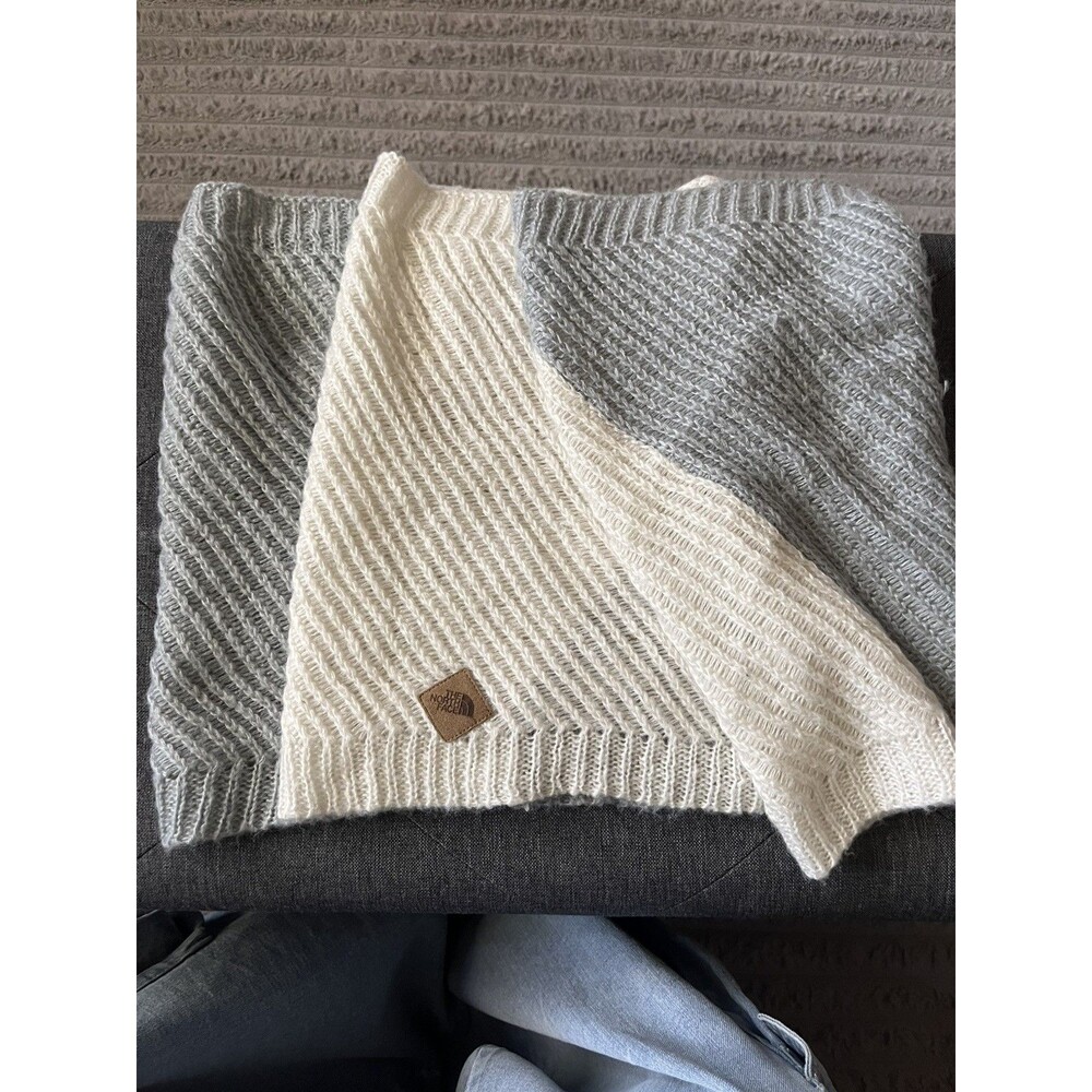 The North Face Unisex Gray Cream Block Knit Infinity Scarf 100% Acrylic